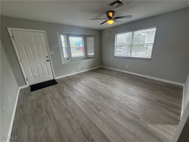 8124 Matanzas Rd in Ft. Myers, FL - Building Photo - Building Photo