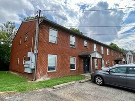 3710 Noblitt Dr in Louisville, KY - Building Photo