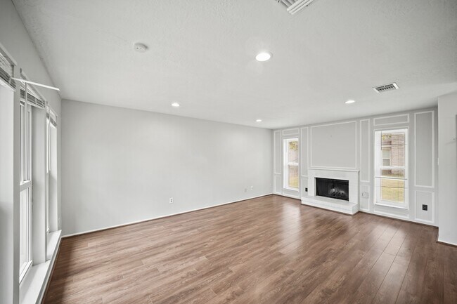 10814 Sugar Hill Dr in Houston, TX - Building Photo - Building Photo