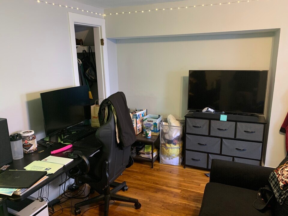 12 Keswick St, Unit 3 in Boston, MA - Building Photo