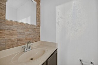 12322 Sweetbough Ct in North Potomac, MD - Building Photo - Building Photo