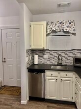 1623 Old Pond Ln in Norwich, CT - Building Photo - Building Photo