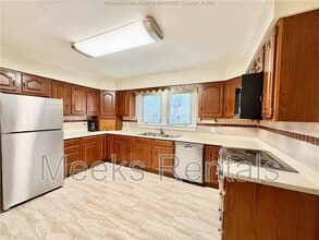 3013 Ridgeview Dr in Charleston, WV - Building Photo - Building Photo