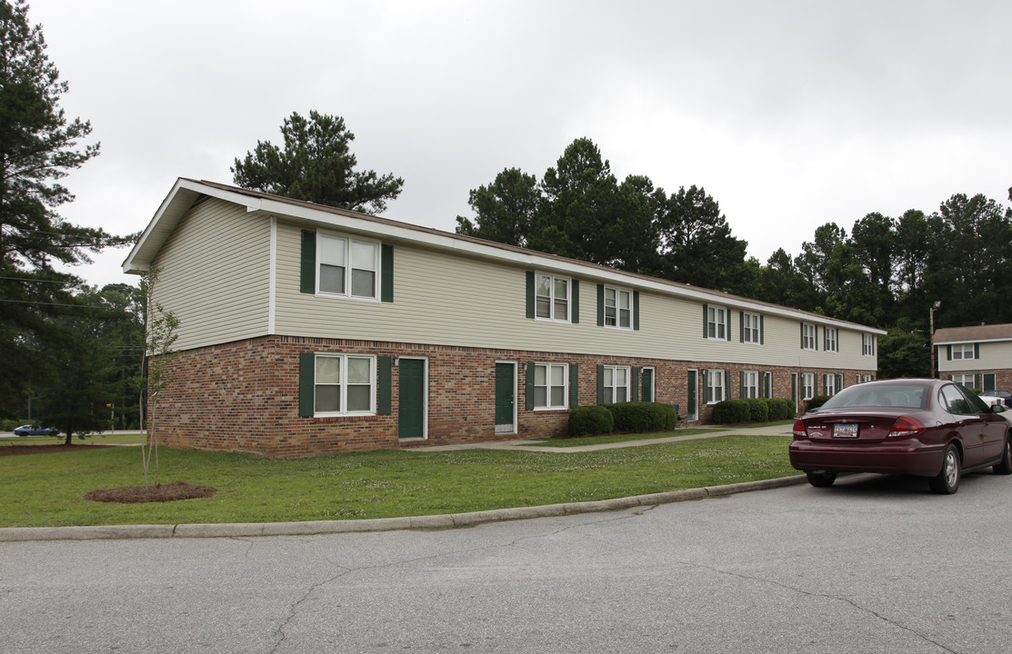 Landau Apartments in Clinton, SC - Building Photo