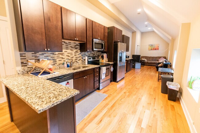 3140 S Indiana Ave in Chicago, IL - Building Photo - Building Photo