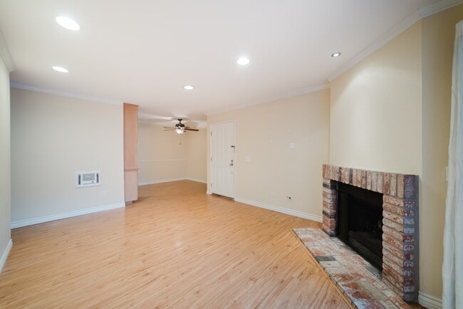 1760 El Camino Real in Encinitas, CA - Building Photo - Building Photo