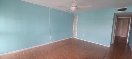 4900 38th Way S in St. Petersburg, FL - Building Photo - Building Photo