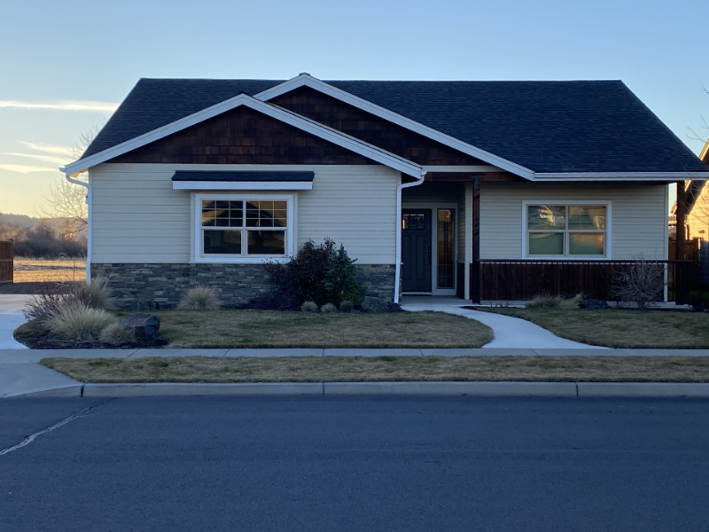 447 SE Stearns Rd in Prineville, OR - Building Photo