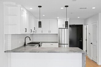 693 Sutter St-Unit -403 in San Francisco, CA - Building Photo - Building Photo