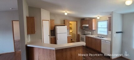 304 SE 4th St in Andrews, TX - Building Photo - Building Photo