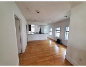 6 Bowdoin Park-Unit -3 in Boston, MA - Building Photo - Building Photo