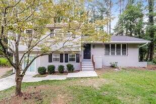 4676 Pueblo Dr SW in Atlanta, GA - Building Photo