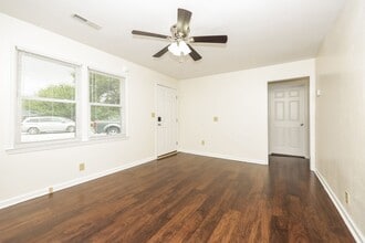 702 Couch St in McMinnville, TN - Building Photo - Building Photo