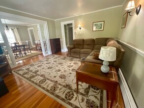 240 Broad St in Wethersfield, CT - Building Photo - Building Photo