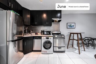 Private bedroom in 3 bed/1 bath Home in New York, NY - Foto de edificio - Building Photo