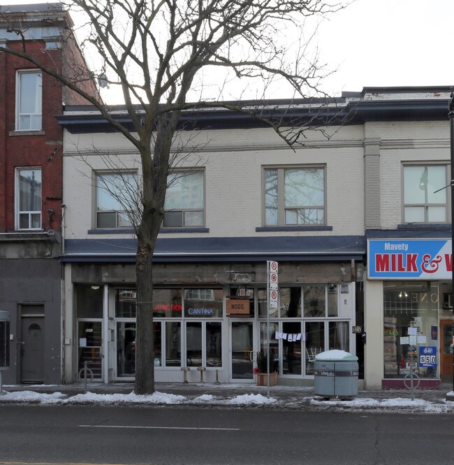 2881-2885 Dundas St W