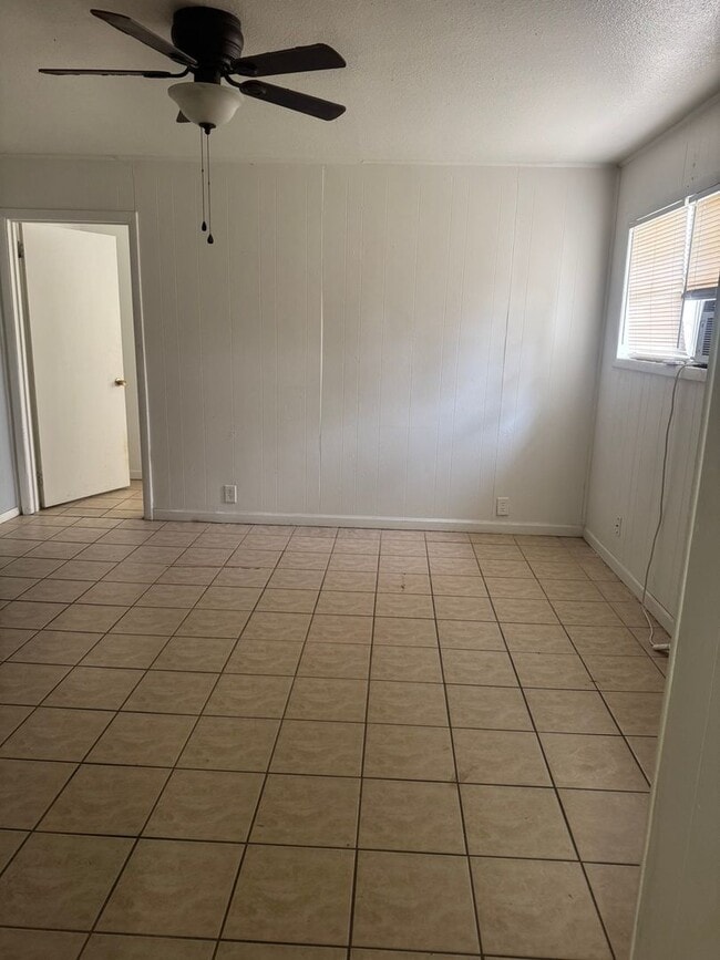 210 N Western St in Amarillo, TX - Building Photo - Building Photo