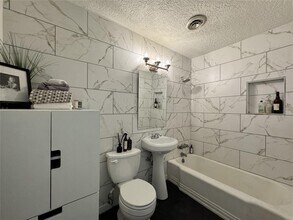 7006 Jalna St in Houston, TX - Building Photo - Building Photo