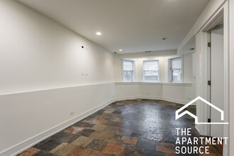 3023 N Oakley Ave, Unit GDN in Chicago, IL - Building Photo - Building Photo