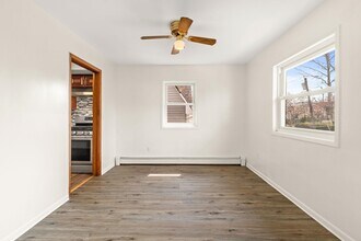 184 Central Ln in Secaucus, NJ - Building Photo - Building Photo