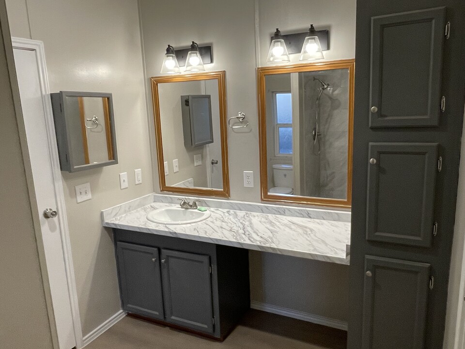 11908 Donop Rd in San Antonio, TX - Building Photo