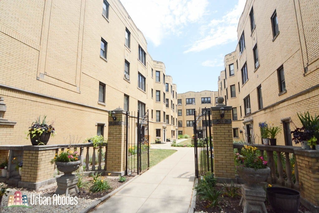 3814 N Greenview Ave, Unit M05B in Chicago, IL - Foto de edificio