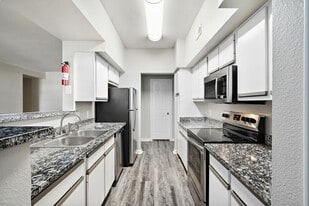 14402 Kuykendahl Rd in Houston, TX - Building Photo