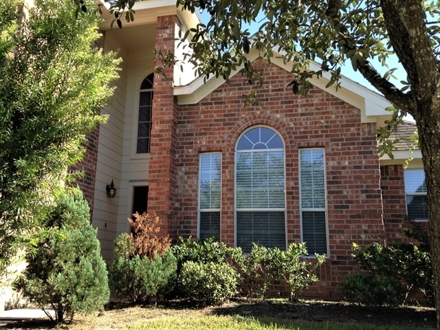 2210 Two Trail Dr in Spring, TX - Building Photo - Building Photo