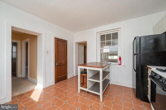 5838 Henry Ave in Philadelphia, PA - Building Photo - Building Photo