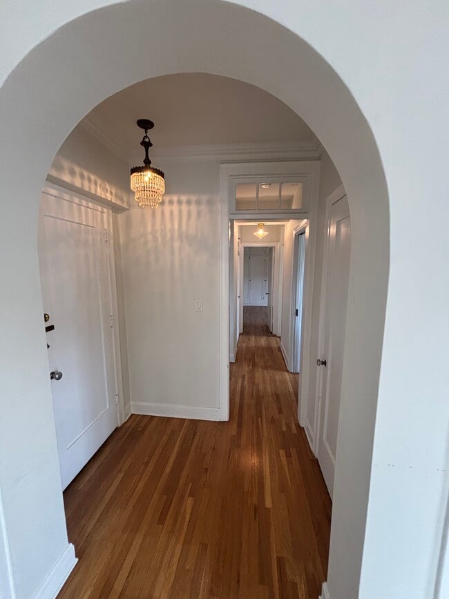 85 N Madison Ave, Unit 28 in Pasadena, CA - Building Photo - Building Photo