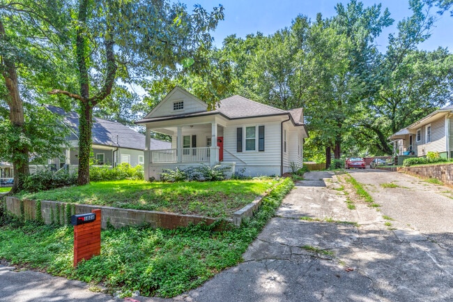 property at 1026 Astor Ave SW