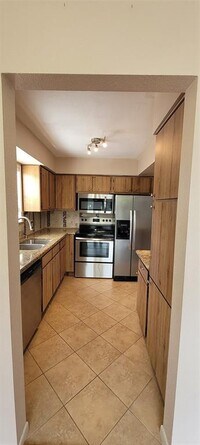 1818 Augusta Dr photo'