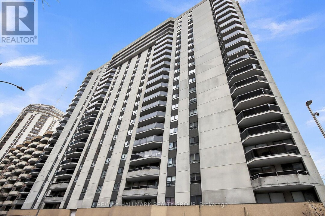470-470 Laurier Ave W in Ottawa, ON - Building Photo