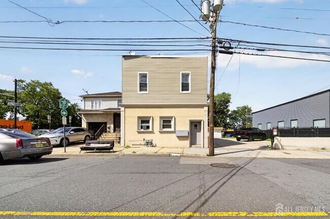 property at 534 Roosevelt Ave