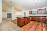 4892 Makenna Cir in Pace, FL - Foto de edificio - Building Photo