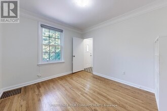 19 Homewood Ave in Toronto, ON - Building Photo - Building Photo