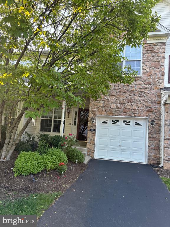 127 Birchwood Dr in West Chester, PA - Building Photo - Building Photo