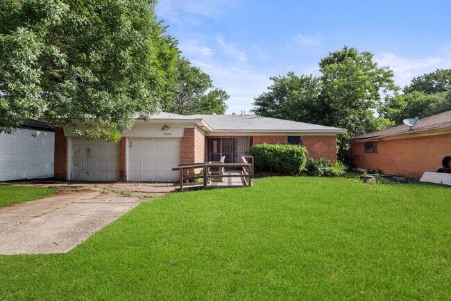 property at 8923 Jennie Lee Ln