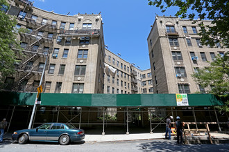 The Crillon Court in New York, NY - Foto de edificio - Building Photo