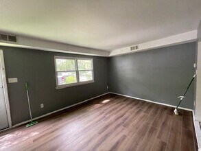 56 Wooded Ct in Calverton, NY - Building Photo - Building Photo