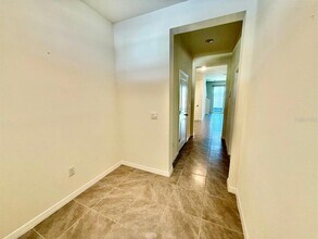 9231 Rock Harbour Wy in Tampa, FL - Building Photo - Building Photo
