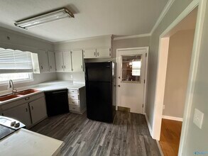 3205 Lewisburg Dr NW in Huntsville, AL - Building Photo - Building Photo