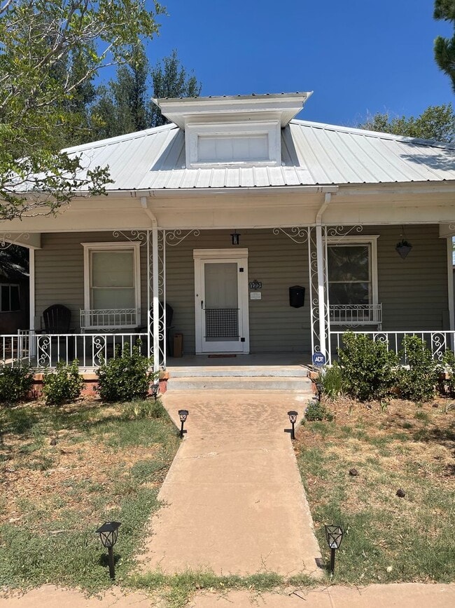 103 S Missouri Ave in Roswell, NM - Building Photo - Building Photo