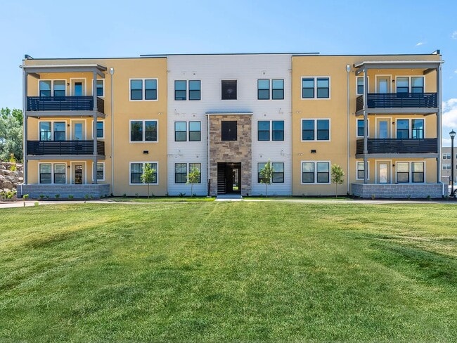 8362 S Iris Lumi Ln in Sandy, UT - Building Photo - Building Photo