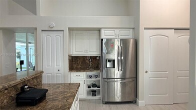 582 Spinnaker in Weston, FL - Building Photo - Building Photo