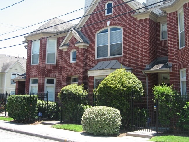 2104 Gillette St in Houston, TX - Building Photo - Building Photo