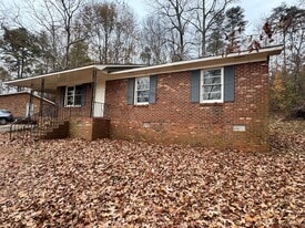 2116 Greenoak Dr in Shelby, NC - Building Photo