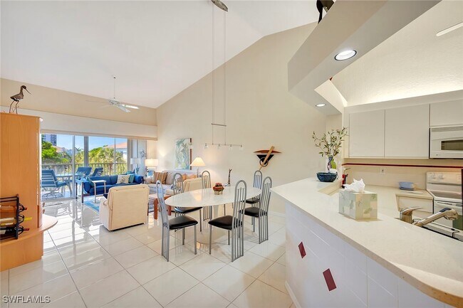 7654 Pebble Creek Cir in Naples, FL - Building Photo - Building Photo