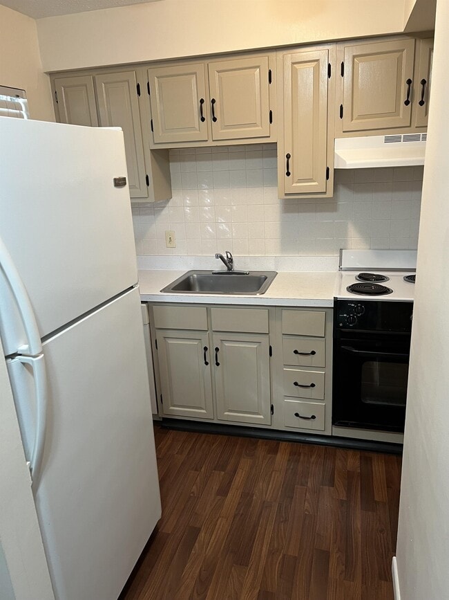 property at 5480 Shawnee Dr