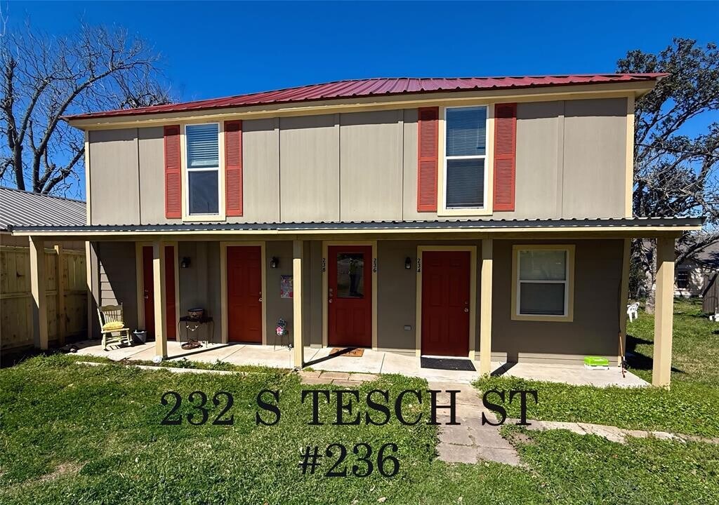 232 S Tesch St-Unit -236 in Bellville, TX - Building Photo